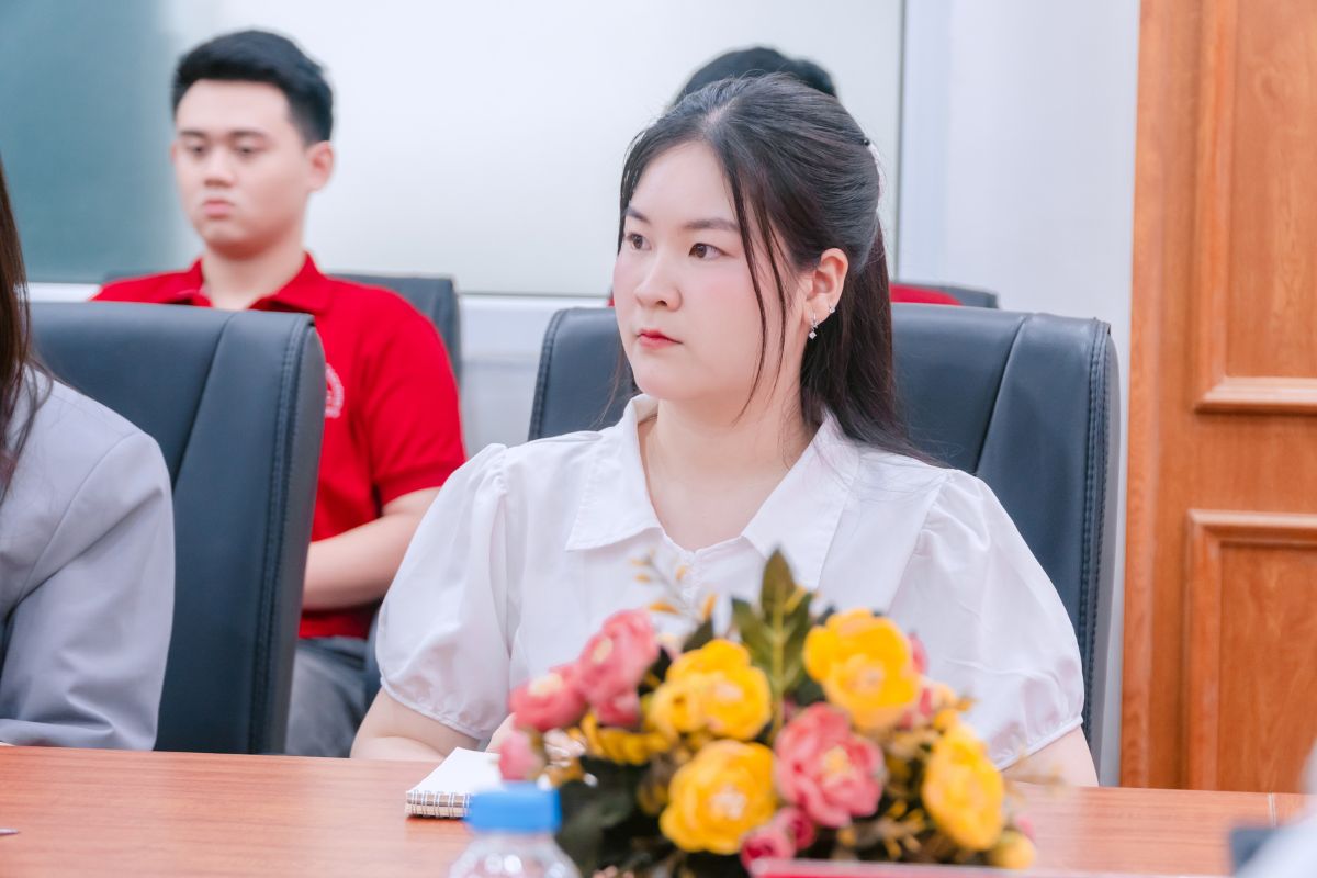 Chị Đinh Thị Huệ - Phó Giám đốc văn phòng Việt Nam đại diện Trường Đại học Kyungsung có mặt tại buổi lễ