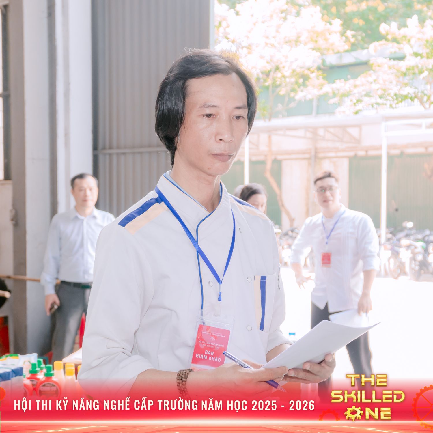 Thầy Nguyễn Văn Cải – Giảng viên Trường Cao đẳng Bách Khoa luôn theo sát quá trình thể hiện kỹ năng nghề của sinh viên tại hội thi 