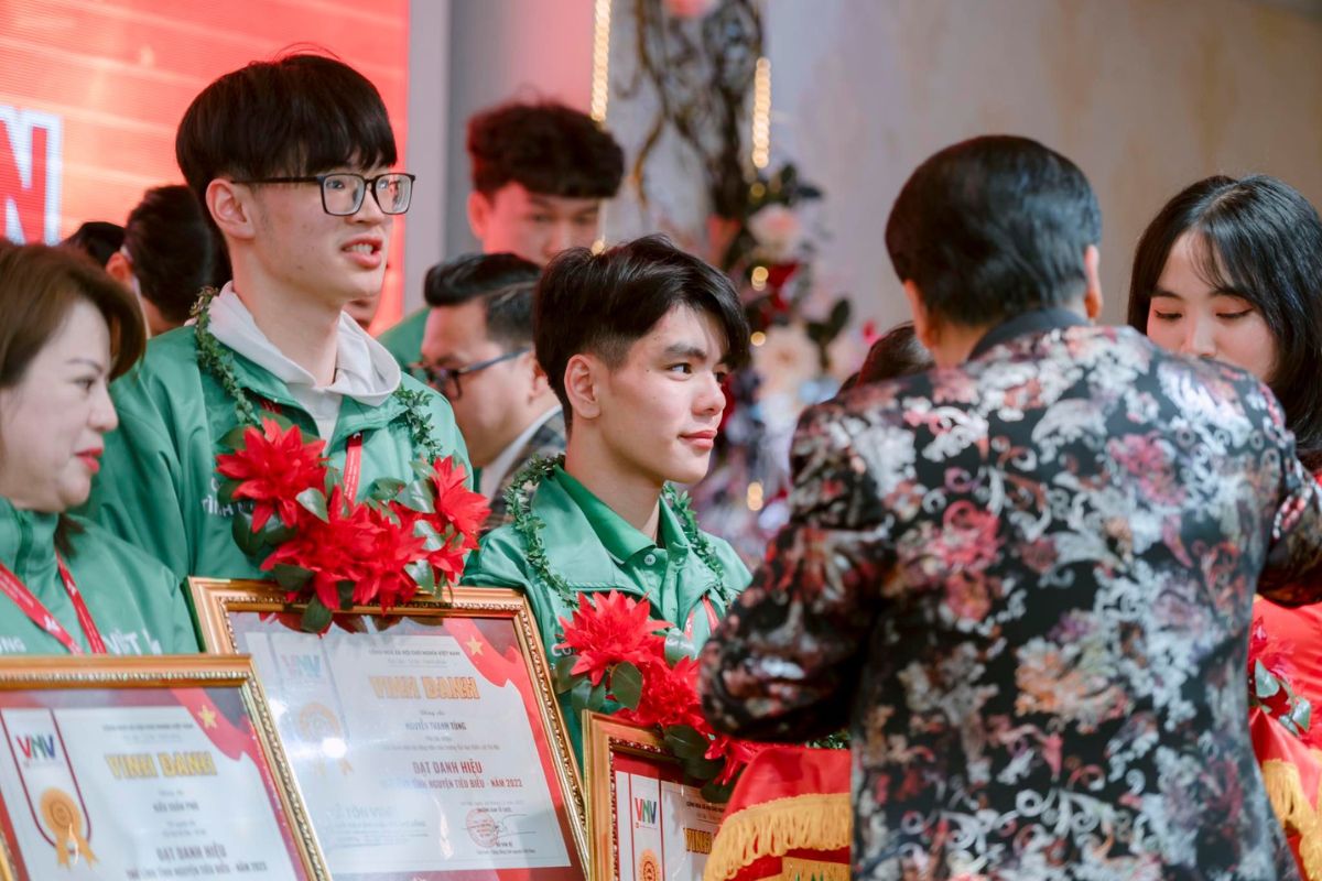 Phú đạt danh hiệu “Thủ lĩnh tình nguyện tiêu biểu” năm 2023