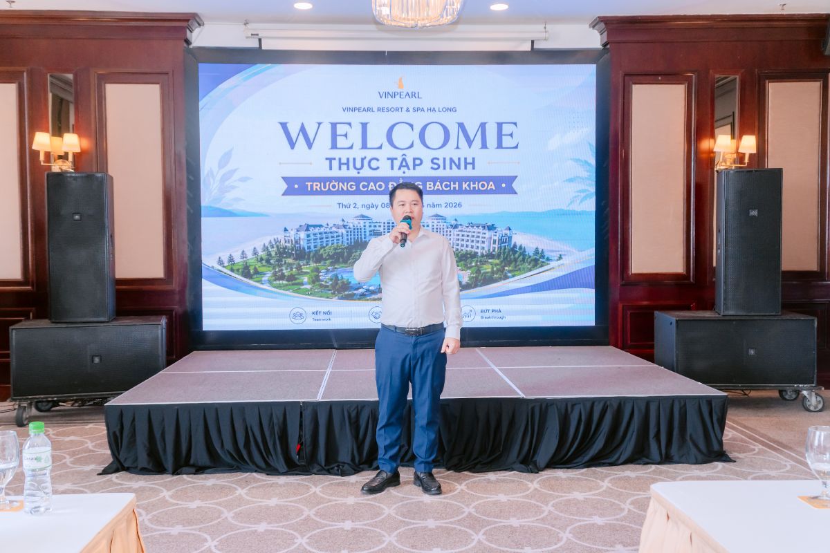 Thầy Trần Văn Trung - Trưởng phòng Hỗ trợ Doanh nghiệp và Khởi nghiệp phát biểu tại sự kiện 