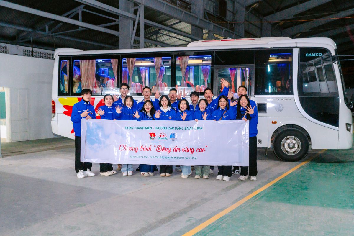 Sinh viên Ngành Công tác xã hội Trường Cao đẳng Bách Khoa tổ chức chương trình “Đông ấm vùng cao”