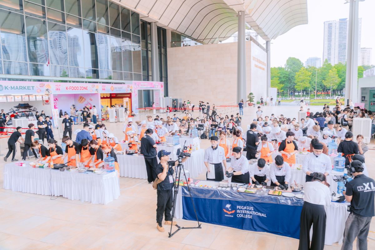 Đấu trường K-Food 2026 quy tụ đông đảo chuyên gia, khách mời và sinh viên đến từ nhiều cơ sở đào tạo