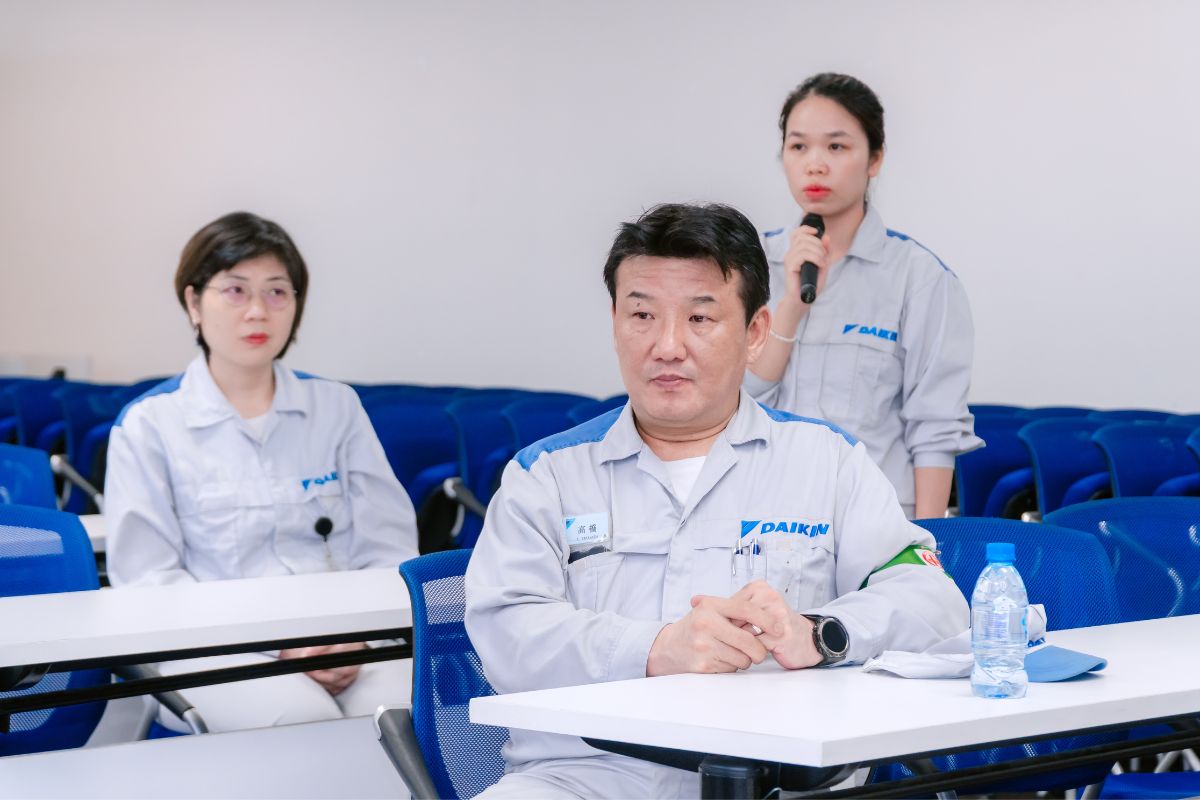Đại diện Nhà máy Daikin Hưng Yên tham dự lễ ký kết Đại diện Nhà máy Daikin Hưng Yên tham dự lễ ký kết