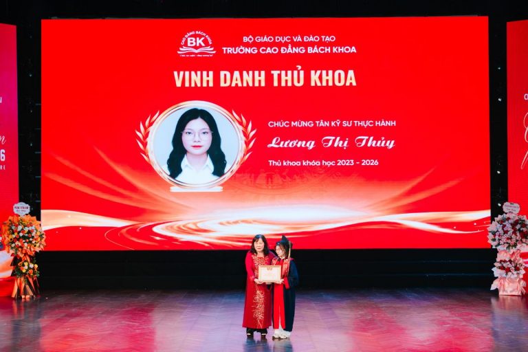 Nữ thủ khoa ngành Lập trình máy tính – Phá vỡ định kiến giới trong lĩnh vực công nghệ 