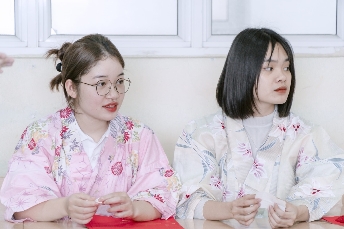 hoạt động khoa ngôn ngữ