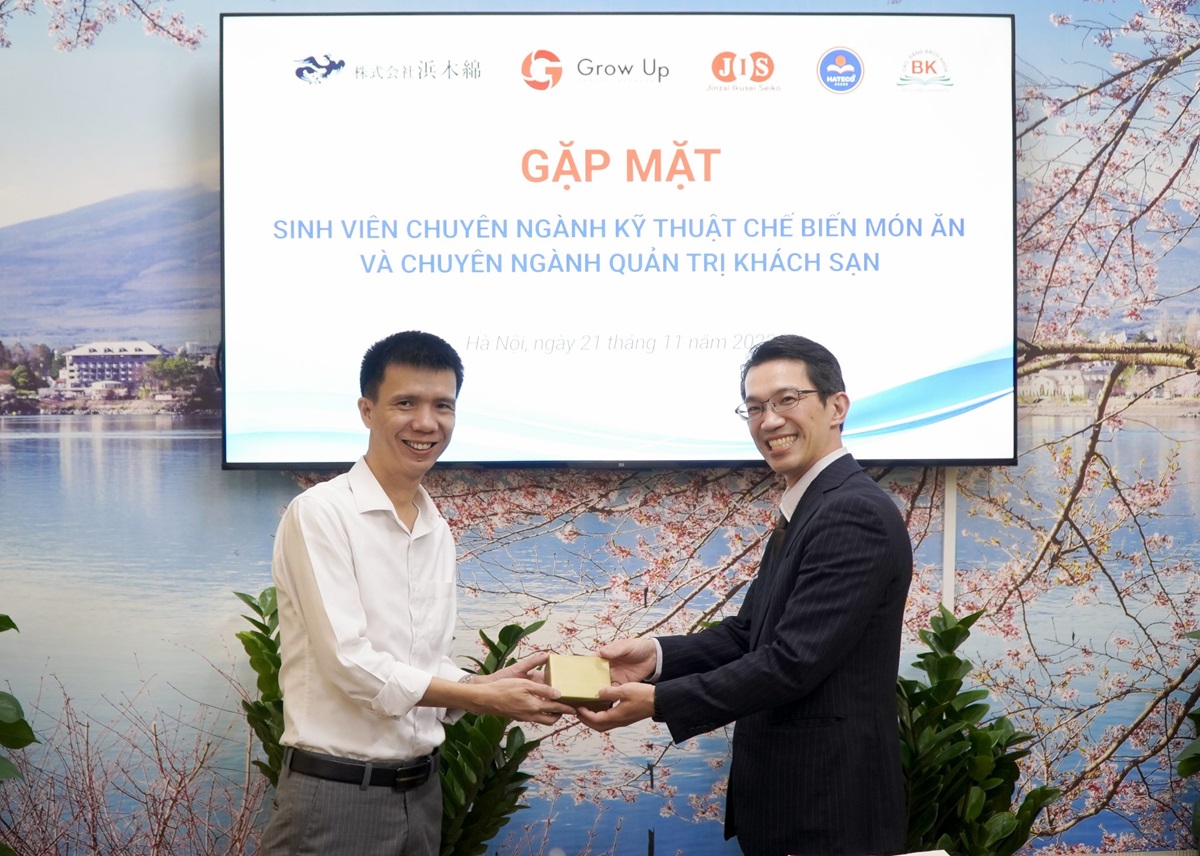 Hợp tác hỗ trợ việc làm khoa du lịch nhà hàng khách sạn
