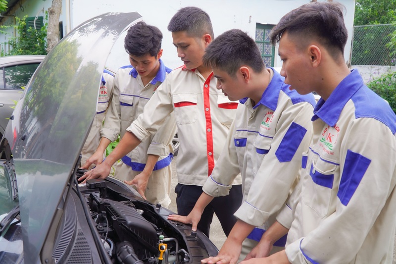 Hoạt động của khoa công nghệ oto