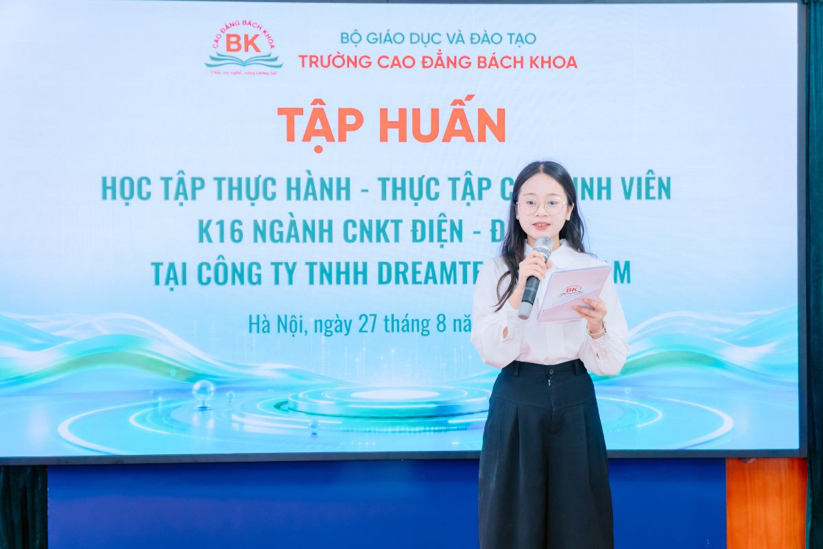 Với tinh thần nhiệt huyết, các thành viên CLB đồng hành trong nhiều hoạt động, chương trình và sự kiện của nhà trường 