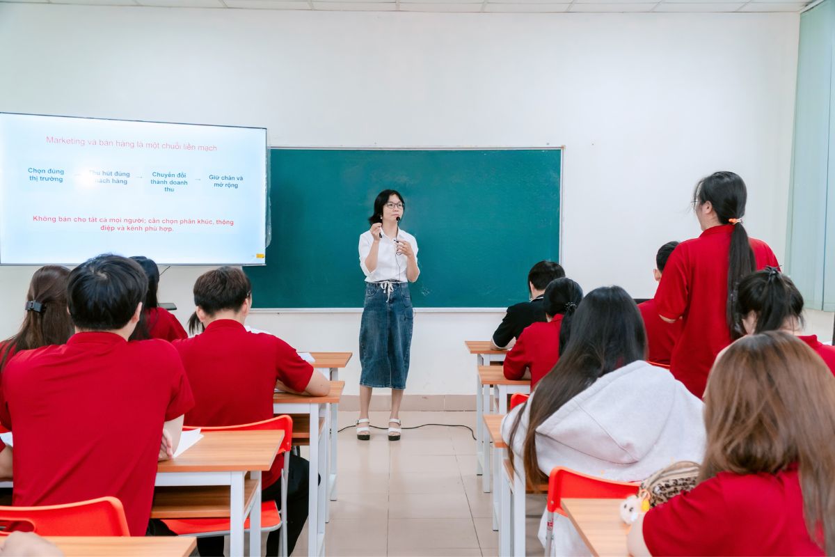 Một lớp học kỹ năng khởi nghiệp của sinh viên Marketing Một lớp học kỹ năng khởi nghiệp của sinh viên Marketing