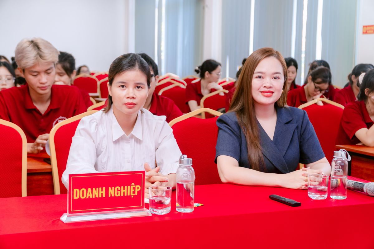 Đại diện Công ty TNHH TH Eduinterns tham dự workshop