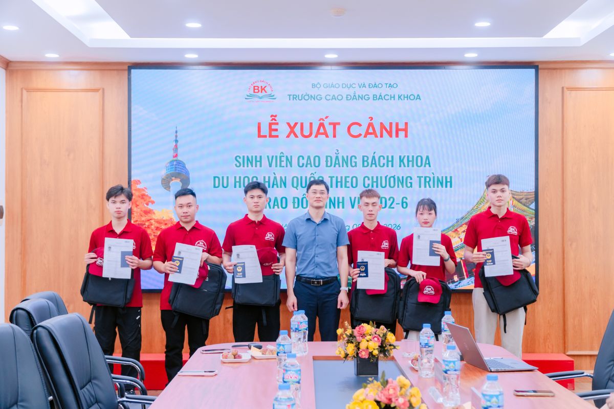 Các bạn sinh viên Trường Cao đẳng Bách Khoa tham gia chương trình du học tại Hàn Quốc
