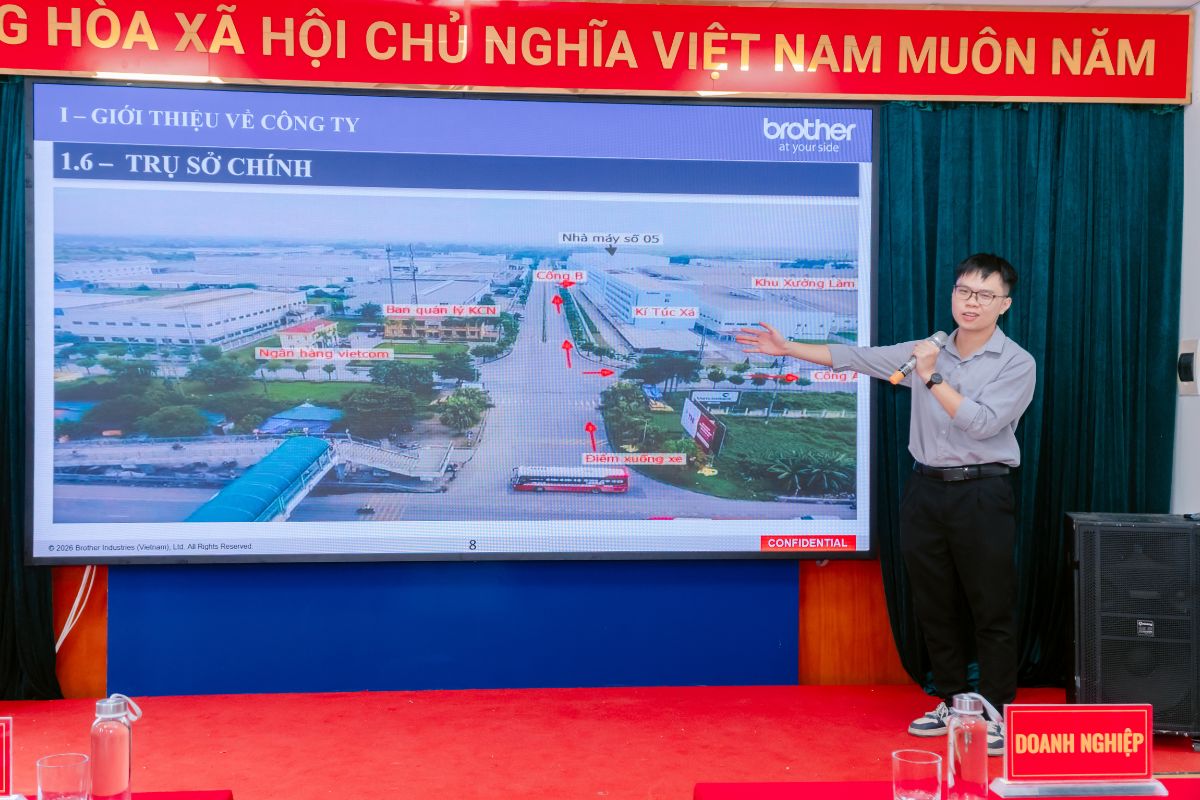 Ông Phạm Nguyên Vũ - Phụ trách quan hệ đối tác tại Công ty TNHH Công nghiệp Brother Việt Nam giới thiệu về quy mô doanh nghiệp
